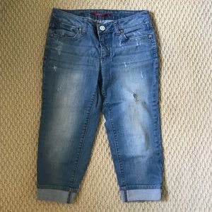 Vigoss Jean Capri Pants Distressed
